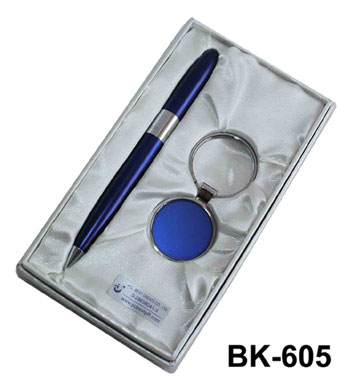 BK-605 ชุดปากกา+พวงกุญฉจโลหะ