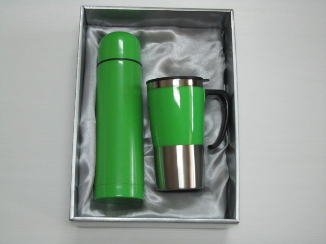 Giftset(green) ชุดกระติกน้ำร้อนแก้วแสตนเลสสีเขียว กล่องเงินฝาครอบ